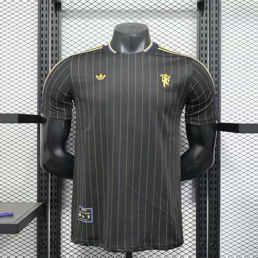 Футболка Man United Terrace Icons black/yellow #1