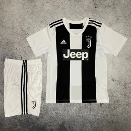 Футбольная форма Juventus Home 18/19 white/black #1