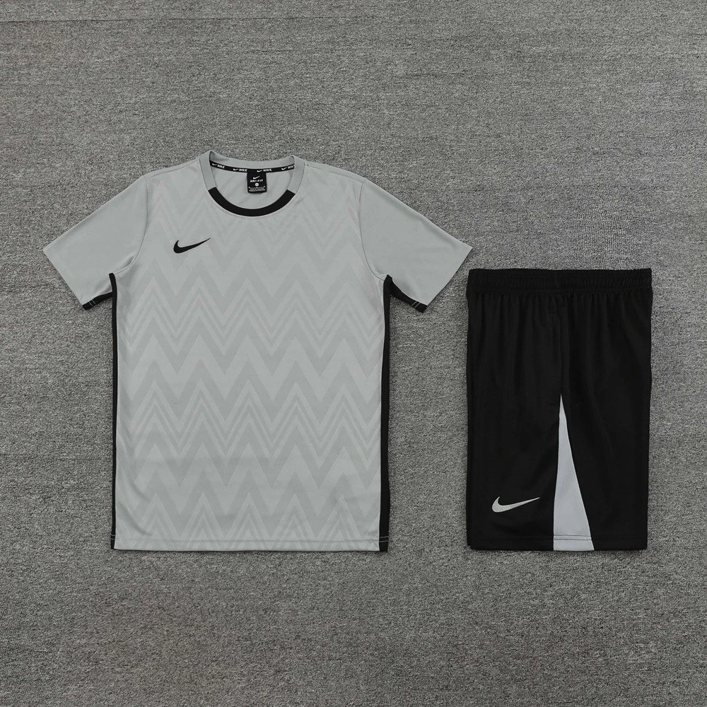 Футбольная форма Nike grey/black #4