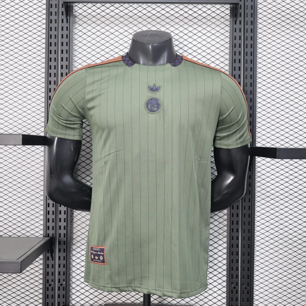 Футболка Bayern Terrace Icons khaki #1