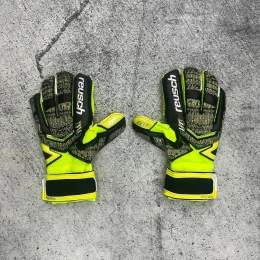 Вратарские перчатки Reusch Mega Grip black/green #1