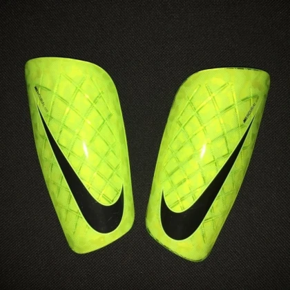 Щитки Mercurial Lite volt