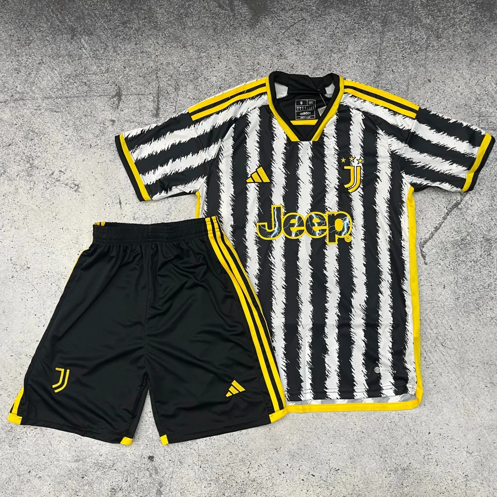 Футбольная форма Juventus Home 23/24 white/black #1