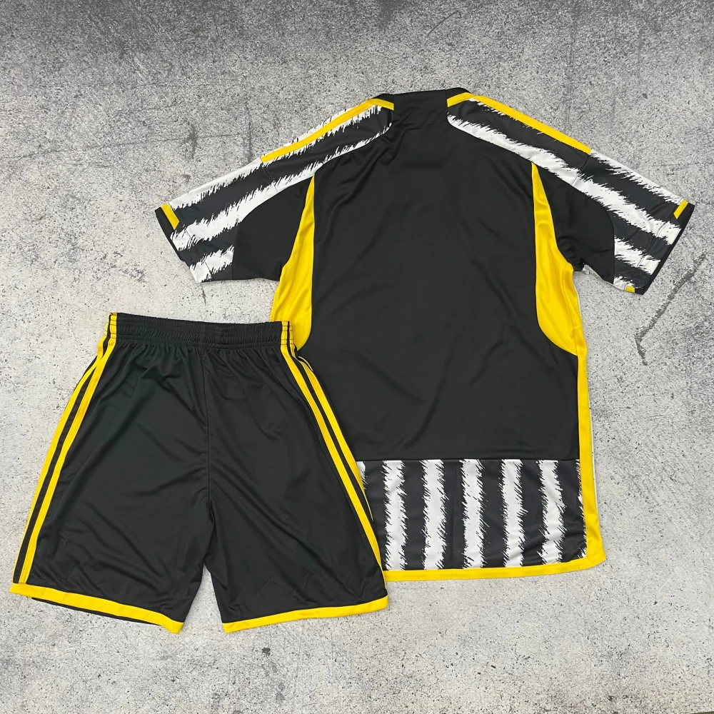 Футбольная форма Juventus Home 23/24 white/black #2