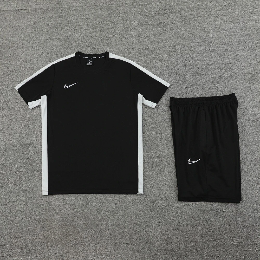 Футбольная форма Nike black/white #4