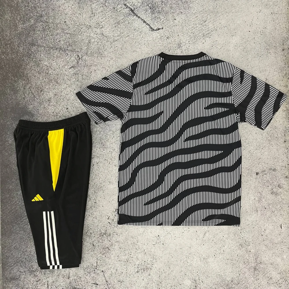 Тренировочная форма Juventus 23/24 grey/black #2