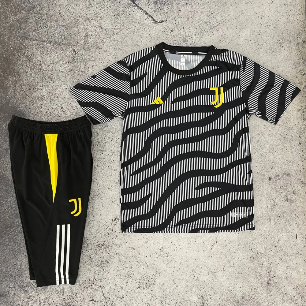 Тренировочная форма Juventus 23/24 grey/black #1